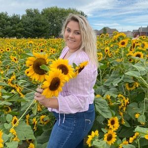 Meet your Posher, Abbey